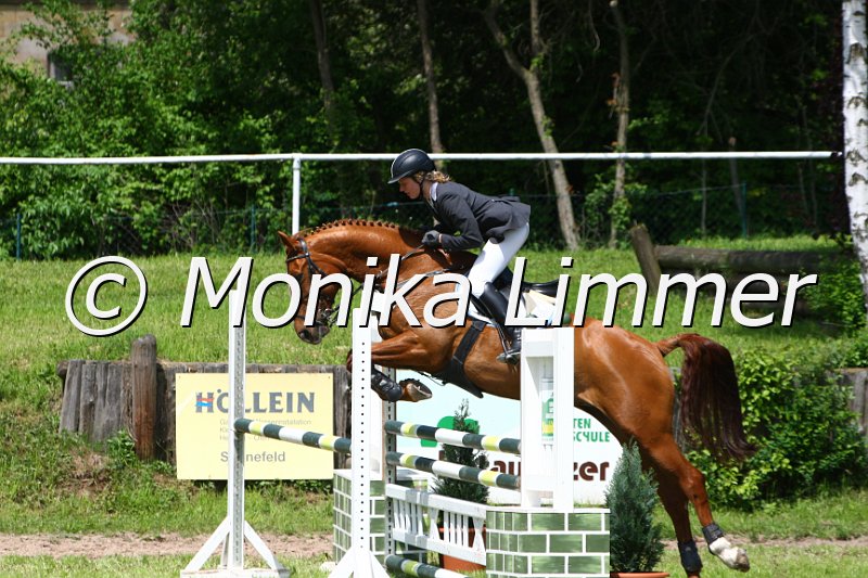 005M5123_Fine_L Springen.JPG